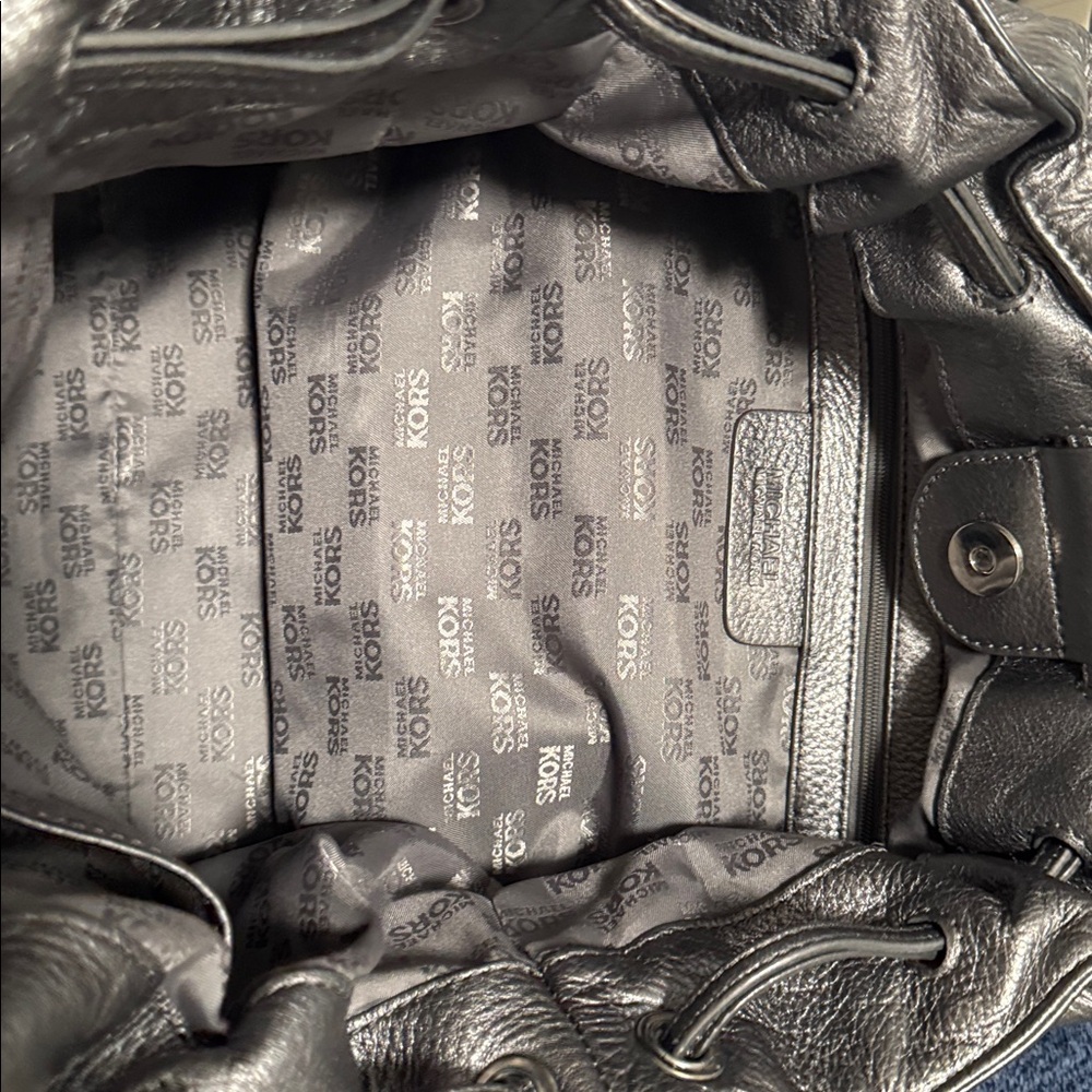Michael Kors Metallic Silver Shoulder Bag - Picture 8 of 11